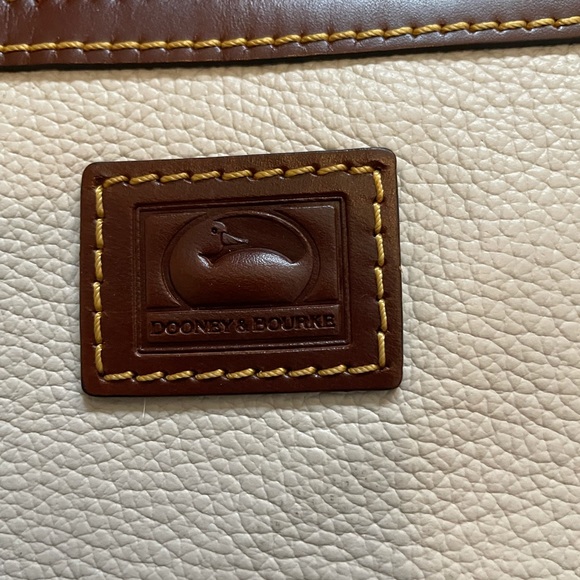 Dooney & Bourke Medium Wristlet/Wallet - Picture 4 of 7